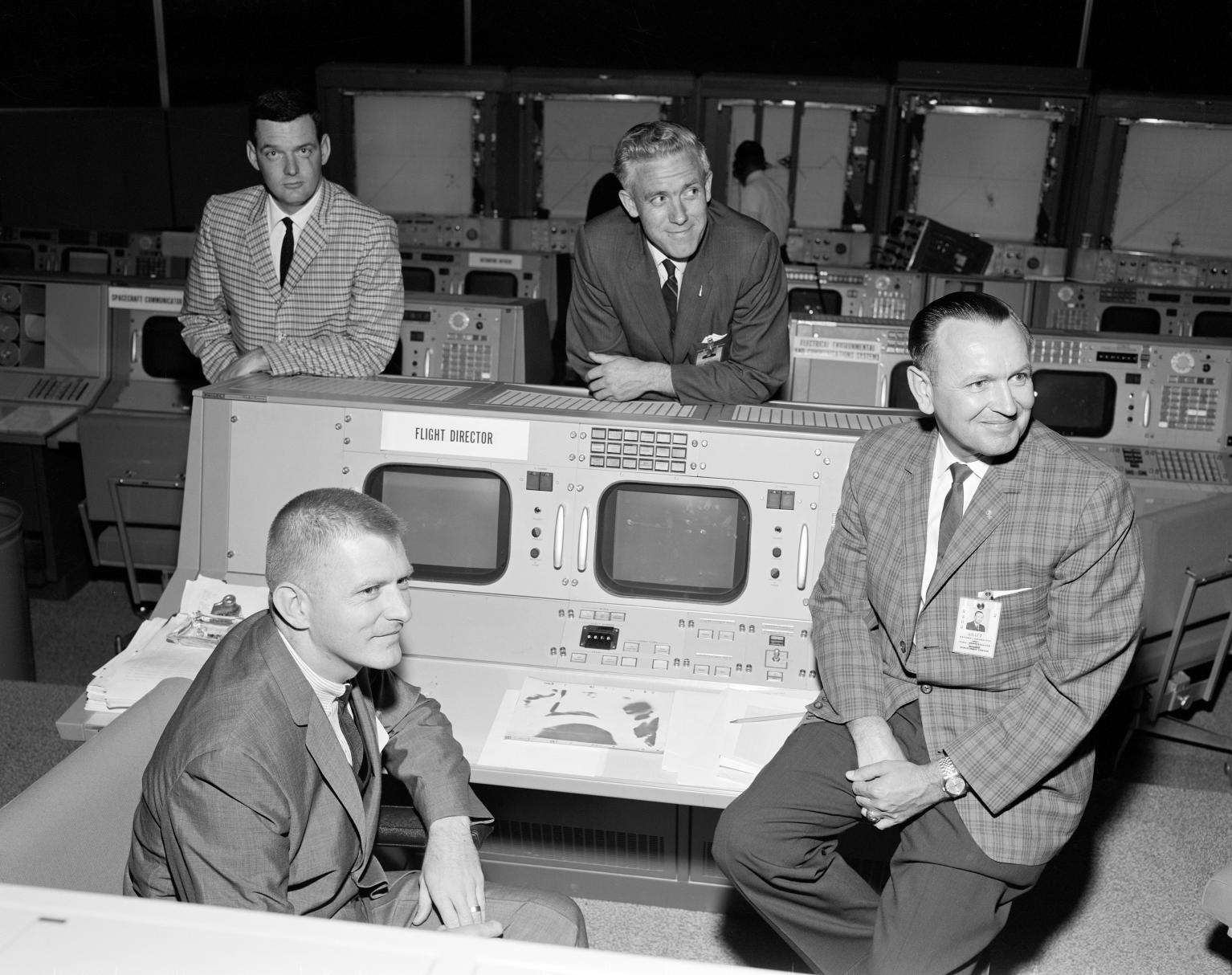Flight Directors Lunney, Kraft, Hodge, and Kranz in Mission Control