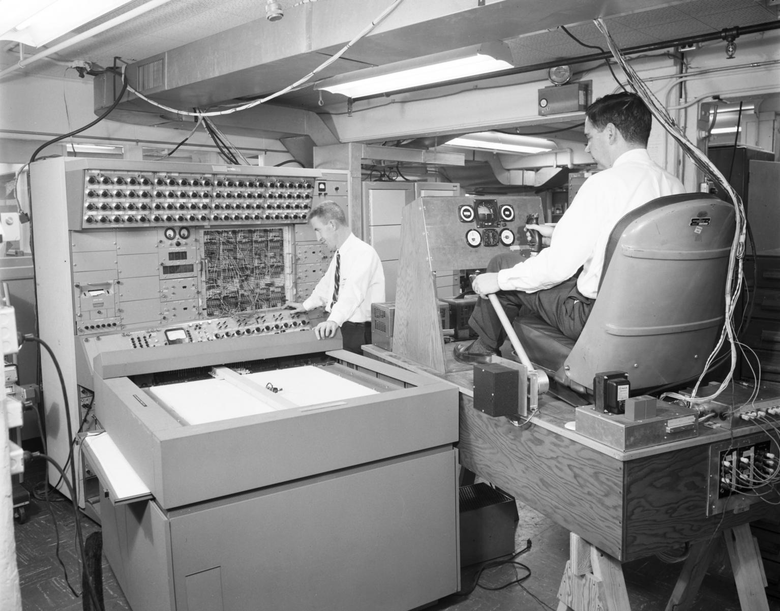 Analog Computer Cockpit Simulator Analog Computer Cockpit Simulator