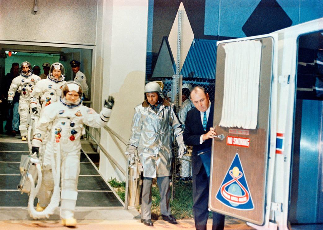 Apollo 8 Crew Departs to Launchpad