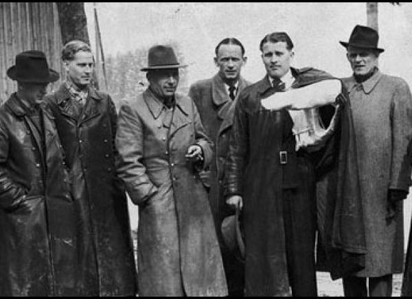 Von Braun and his team surrender to U.S.