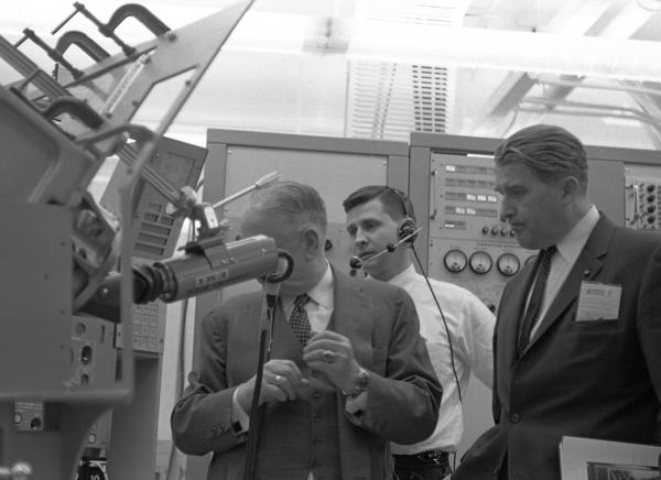 Draper, Von Braun, and Ain Laats in MIT Lab Draper, Von Braun, and Ain Laats in MIT Lab