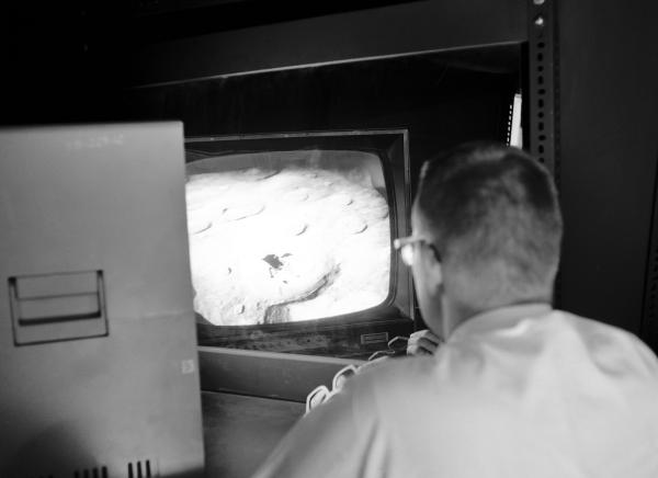 Lunar Landing TV Simulation Lunar Landing TV Simulation
