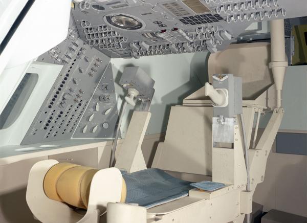 Apollo Block II Command Module Simulation Apollo Block II Command Module Simulation