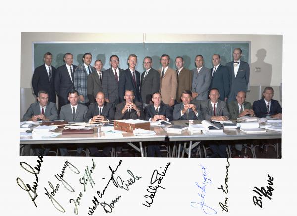Apollo Astronauts and MIT Lab Engineers Apollo Astronauts and MIT Lab Engineers