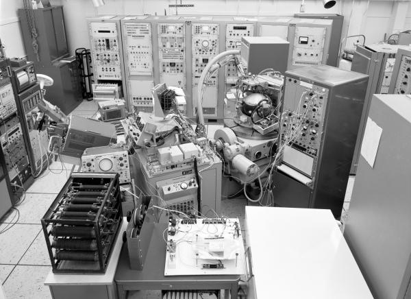 Apollo Ascent Battery Transient Test in Lab Apollo Ascent Battery Transient Test in Lab