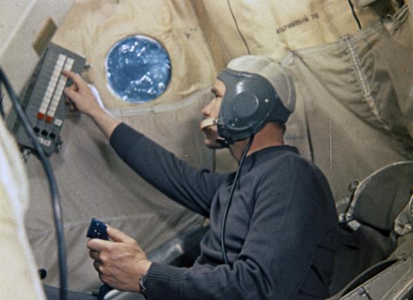 Russian Film Of Meeting In Space: Soyuz Russian Film Of Meeting In Space: Soyuz