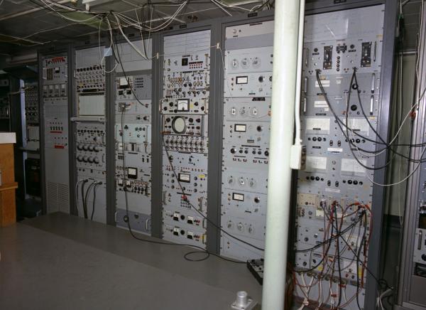 'H' Station Table and Electronics 'H' Station Table and Electronics
