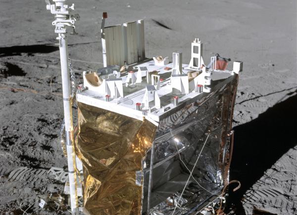 Apollo Lunar Surface Experiments Package (ALSEP) Apollo Lunar Surface Experiments Package (ALSEP)