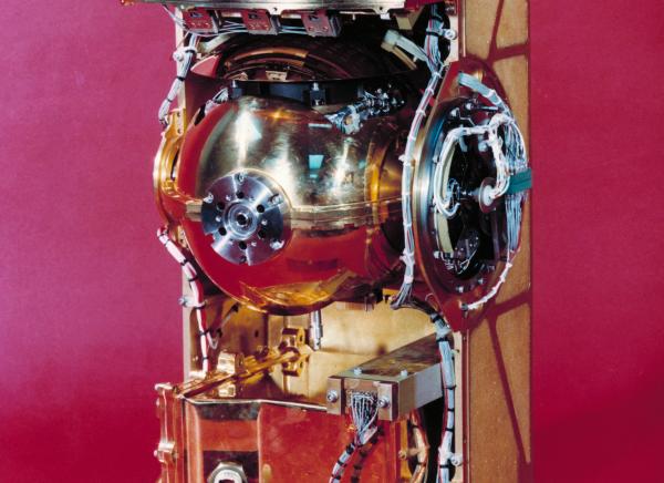Apollo 17 Traverse Gravimeter Experiment Apollo 17 Traverse Gravimeter Experiment